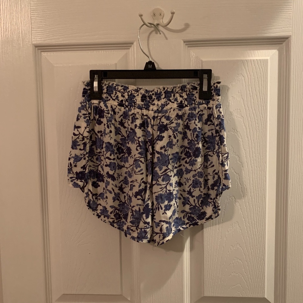 American Eagle Blue Floral Soft Shorts